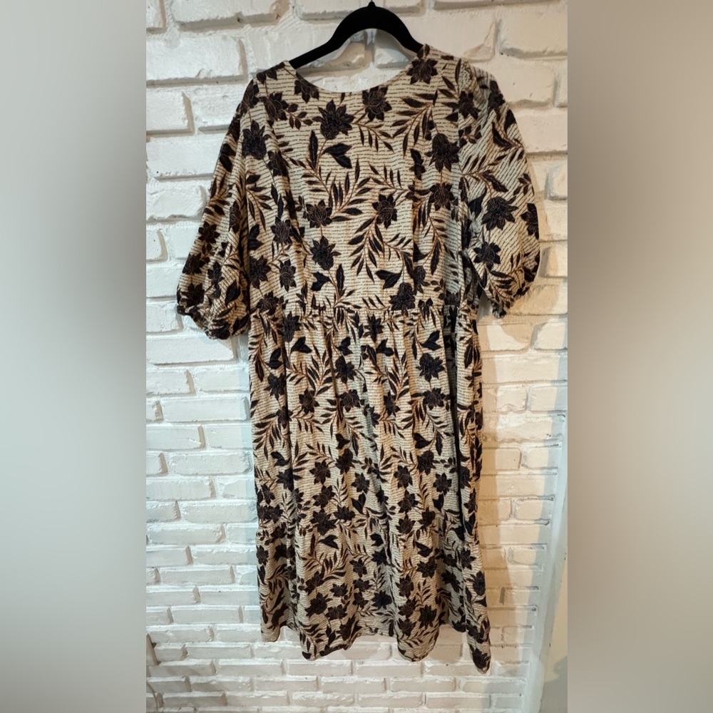 Eloquii Black and Tan Floral puff Sleeve Dress